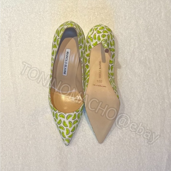NEW! Never Worn! Manolo Blahnik Linen Stilettos
